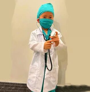 CAREER DAY SURGEON LAB COAST CHILD