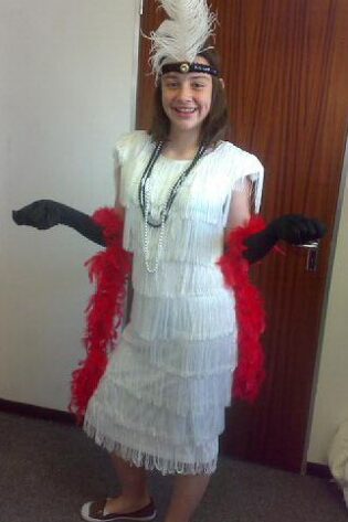 WHITE FLAPPER DRESS AND FEATHER BOA
