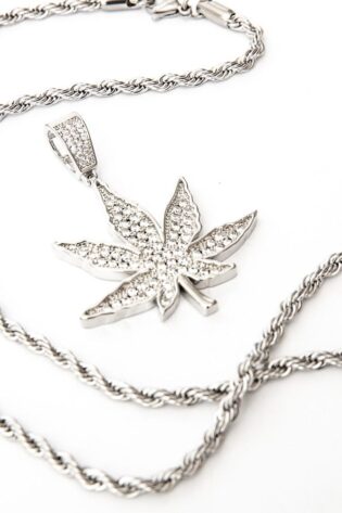 SILVER PLATED WEED NECKLACE