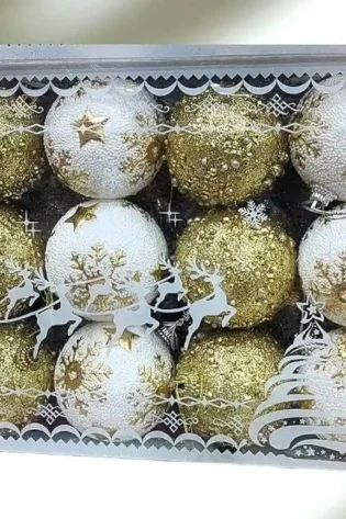GOLD AND WHITE CHRISTMAS BALLS